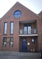 STAY Kanalhaus - Zentral, 3 Schlafzimmer, Einzelbetten, self check-in, 3 Parkplätze, WLAN - Chambres d'hôtes Papenbourg