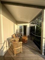 Charming quiet apartment with sea and mountain views - B&B Païta