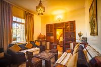 Kamer met Kingsize Bed en Uitzicht op het Zwembad