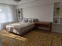 Светлая уютная квартира в тихом районе в верхней части города - Chambres d'hôtes Almaty