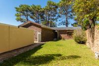 3 Bedroom Family Home, Pool & Garden, Upper Constantia - Chambres d’hôtes Constantia