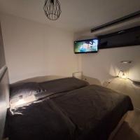 KOMFORT NOCLEGI, SUTERENA - basic&standard rooms - Ferienwohnung Blizne Łaszczyńskiego