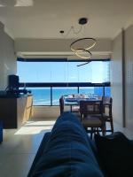 Apê Oceanic, Beira Mar com Varanda Gourmet no 11º andar, conforto para até 8 pessoas - B&B Praia Grande