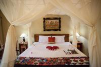 Suite Double or Twin Bed Garden View