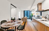 Prime CBD Location - Stylish City Stays - Pool & Gym Access - B&B Melbourne