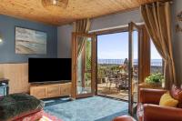 Bay View - holiday cottage by the sea with stunning views - Chambres d'hôtes Pendine