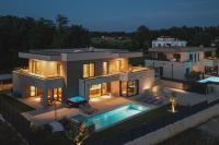 Designer Beach Villa Limes - Pool, Spa & Games - B&B Funtana