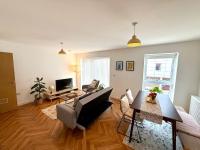 Issara Apartments 41 - Great location & Private Parking - Bed and Breakfast Portsmouth