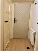 Urban Studio - Tram Stop at Your Door, Metro 5-min Walk - B&B Praga