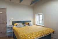 Converted Hay-loft with Stunning Countryside Views - Chambres d’hôtes Haverfordwest