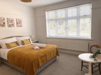 The Golden House, spacious family home, parking, garden - B&B Ecclesall