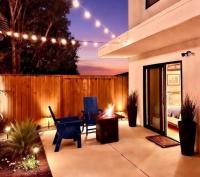 Lux 2BR Steps to Beach & Pier with AC plus Garage Parking - B&B Newport Beach