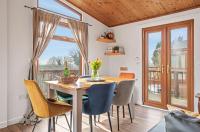 3-Bedroom Riverside Lodge with Hot Tub - Weston-on-Trent - B&B Swarkestone