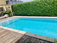 Luxuriöses Haus mit Pool Wellness Sauna Entspannungsraum - B&B Windorf