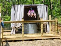Majestic Woods Cabin 1 - B&B Logan