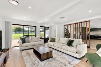 The Basin Cove - Sleeps 10 - Water Views - B&B Saint Georges Basin