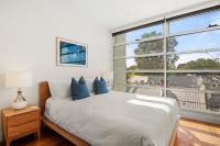 Funky townhouse - rooftop with city views - Chambres d'hôtes Melbourne