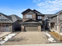 Spacious Family Retreat with Hot Tub, Pool Table, Gym - B&B Calgary