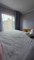 Dzuvh Private Garden Cottage Secure Parking & WiFi in Pretoria North - Chambres d'hôtes Pretoria