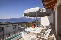 South Apartment With Pool - Chambres d’hôtes Torri del Benaco