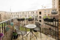 Shiny & Comfy stay with Underground links nearby! - Chambres d'hôtes Londres
