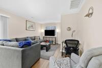 Cozy 2BR - Condo -Near Zoo - Fast WiFi -Garage - B&B Fort Wayne