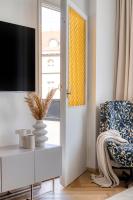 Central Prague APT - Wenceslas Square 5 min - AC, 2 Double Beds & Balcony by Gravity Prague - B&B Prague