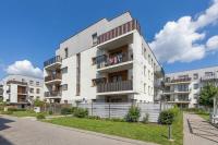 Bright & Functional Apartment with Parking and Balcony by Noclegi Renters - Chambres d'hôtes Varsovie