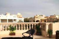 Rooftop Apartment with Jacuzzi by Elegant Hospitality - Bed and Breakfast Caïro
