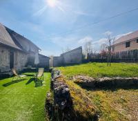 Ecrin de bien-être - Balneo - Lit King-Size - Terrasse - B&B Saint-Victor-de-Morestel