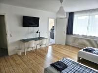 Kiel Jachmannstrasse 3OG mitte 2 Zi Wohnung - B&B Kiel
