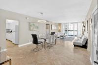 Beachfront condo with pool gym & direct beach access - B&B Hollywood