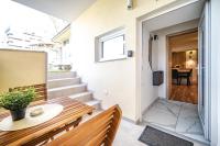 URBAN BASE CELJE Apartment with FREE Parking & Terrace - B&B Celje