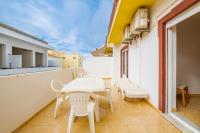 Apartamento T2 com terraço e churraqueira a 1 minuto da praia Altura Algarve - B&B Altura