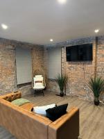 Jungle House Downtown Columbus - Modern Boutique Suites - B&B Columbus