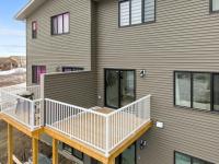 Cochrane 3BR Home with Mountain Views – 2 King Beds, Central AC, Double Garage - B&B Cochrane