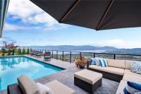Exclusive Lakeview Suite with Pool and Hot Tub - B&B Kelowna