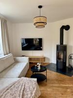 Historisches Bruchsteinhaus mit Garten & Kamin - 20 Min Köln - Messe - B&B Rösrath