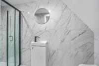 Modern Top Floor Studio in Putney SW15 Sleeps 3 - B&B London