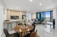 Oceanfront 2B2B Apt with Sofa Bed and Sea Views - B&B Gold Coast