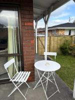 Coastal Escape in Raumati South - Ferienwohnung Raumati Beach