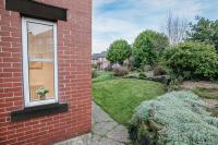 Golden Luxury Retreat 2 Bath Parking 16PPL - Ferienwohnung Hoyland Nether