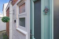 2BR Central, 2 Mins to Town Centre, Free Parking, Fast Wi-Fi By Clarendon Stays - Ferienwohnung Leamington Spa