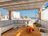 Cozy two-storey house with terrace in Nerja - B&B Nerja