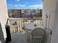 Appartement cosy avec balcon et place de parking privée 4 pers Plage à pied - B&B Le Grau-du-Roi