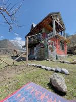 Kamer met Kingsize Bed en Uitzicht op de Bergen