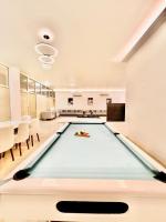 Best chalet 4 BHK for group gatherings with beach access and private pool - Bed and Breakfast Fujairah