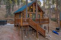 Eagle Cliff Retreat- Hot Tub Log House Retreat - Chambres d'hôtes Rapid City