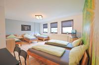 Ferienwohnung mit TV, Küche und Terasse nahe Kassel OG - Chambres d’hôtes Lohfelden
