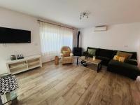 Jaleo Benalmádena - B&B Tormaleo